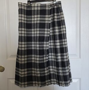 Vintage Black and White Cream Tartan Kilt Kilted Skirt Wool Leather Buckles
